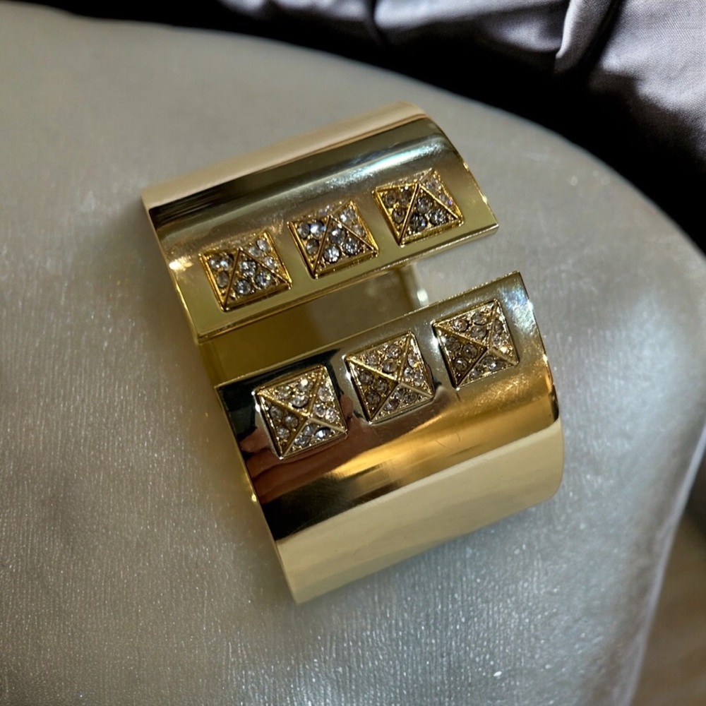 VTG Gold tone Victoria Secret Scandalous Cuff Bracelet - Picture 4 of 4